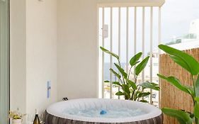 Apulialux Seaview Prestige Apt / Jacuzzi + Parking