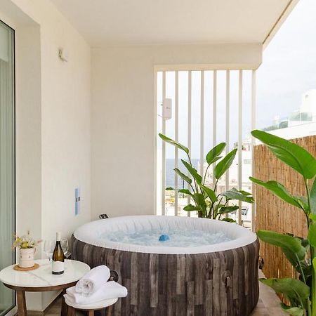 Apulialux Seaview Prestige Apt / Jacuzzi + Parking Appartamento Polignano a Mare Esterno foto