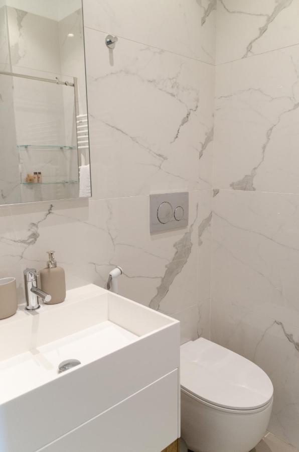 Apulialux Seaview Prestige Apt / Jacuzzi + Parking Appartamento Polignano a Mare Esterno foto