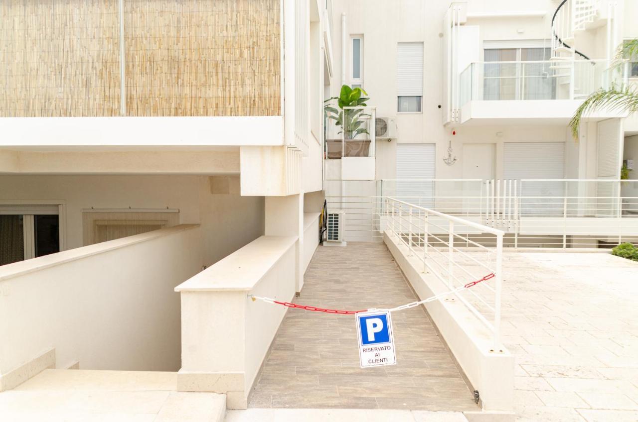 Apulialux Seaview Prestige Apt / Jacuzzi + Parking Appartamento Polignano a Mare Esterno foto
