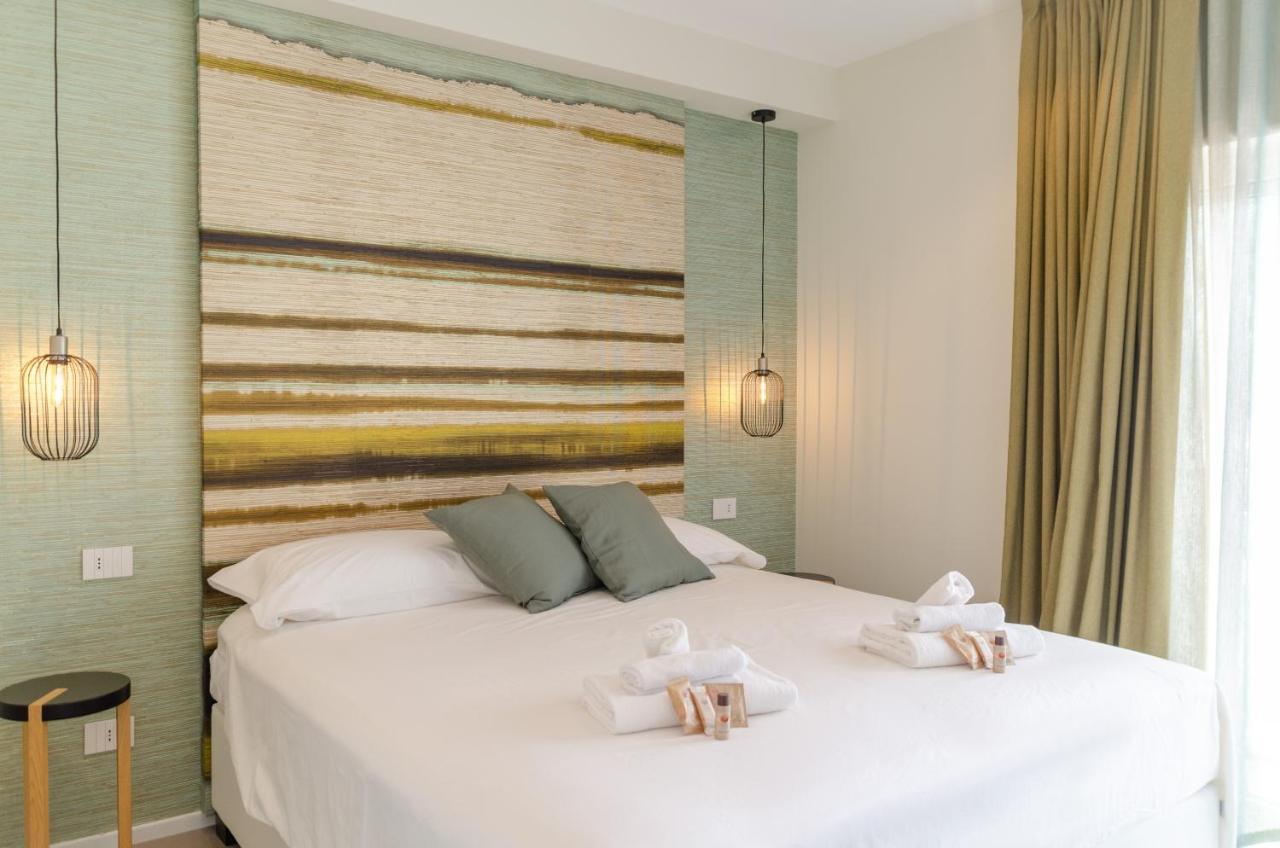 Apulialux Seaview Prestige Apt / Jacuzzi + Parking Appartamento Polignano a Mare Esterno foto